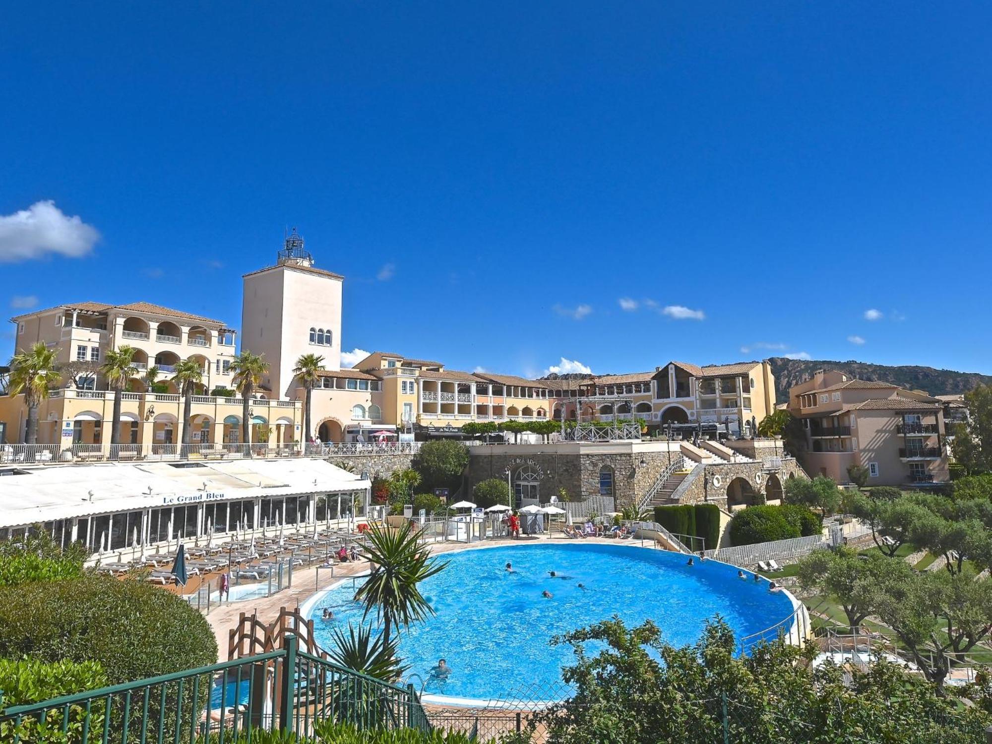 Apartment Village Cap Esterel - Le Village-68 By Interhome Saint-Raphael  Bagian luar foto